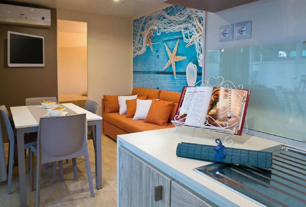 Holiday Mobile Homes Park Riviera 카리가도르 객실 사진