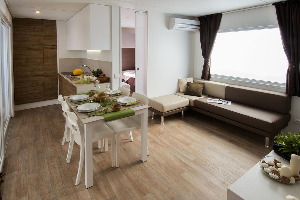 Holiday Mobile Homes Park Riviera 카리가도르 외부 사진